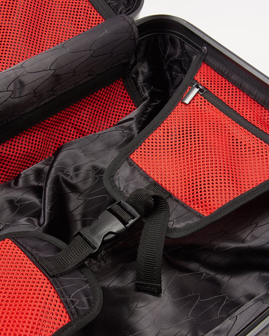 SHARKITECTURE MOLDED 2 PC LUGGAGE SET - Image 18